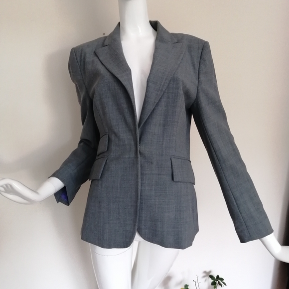 Elegant Gray Women's Blazer - Picture 2 of 9